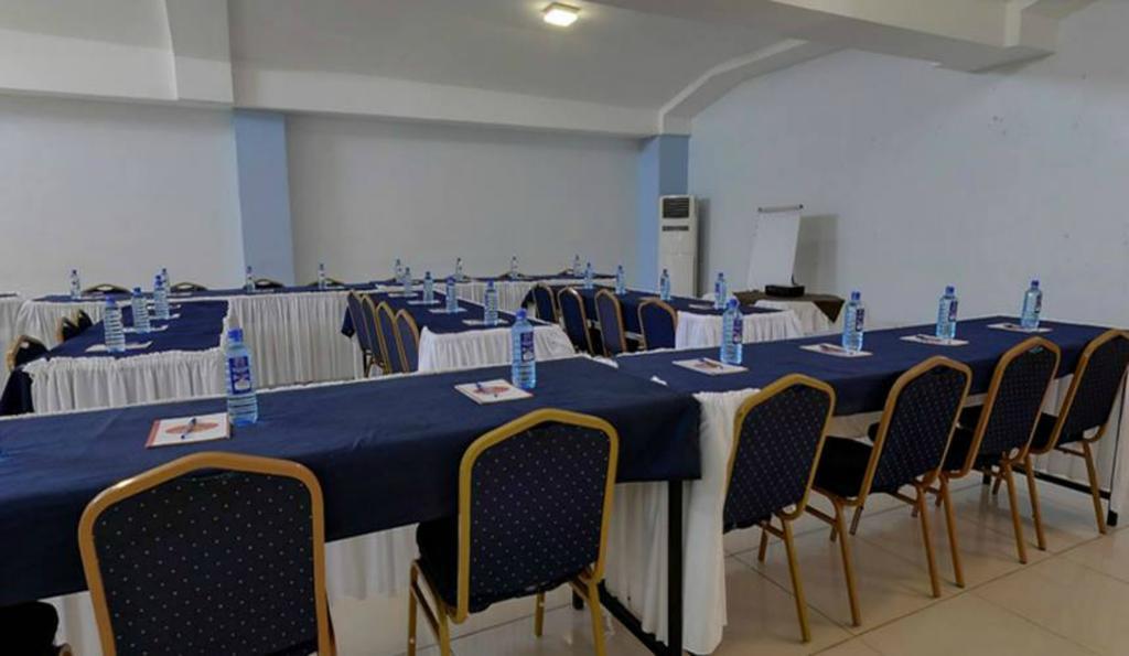 Royal City Dubai Complex Kisumu Exterior photo