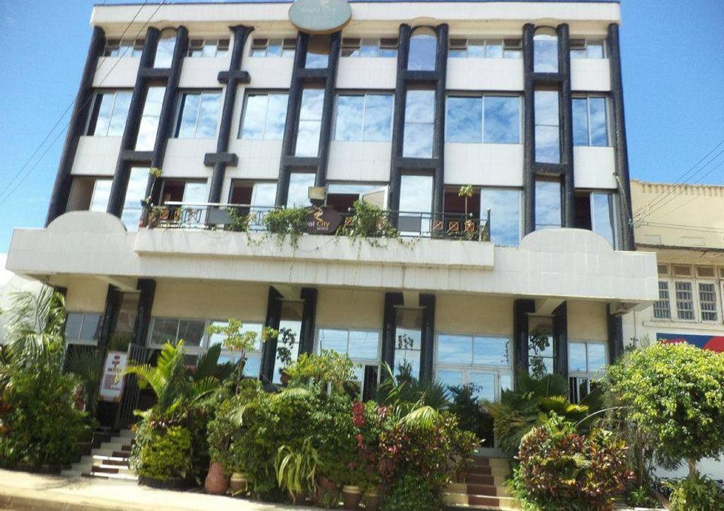 Royal City Dubai Complex Kisumu Exterior photo