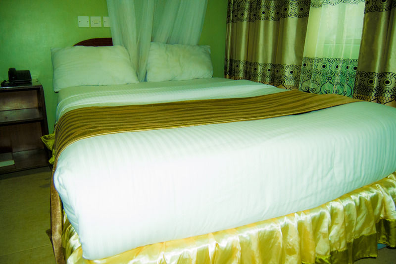 Royal City Dubai Complex Kisumu Exterior photo