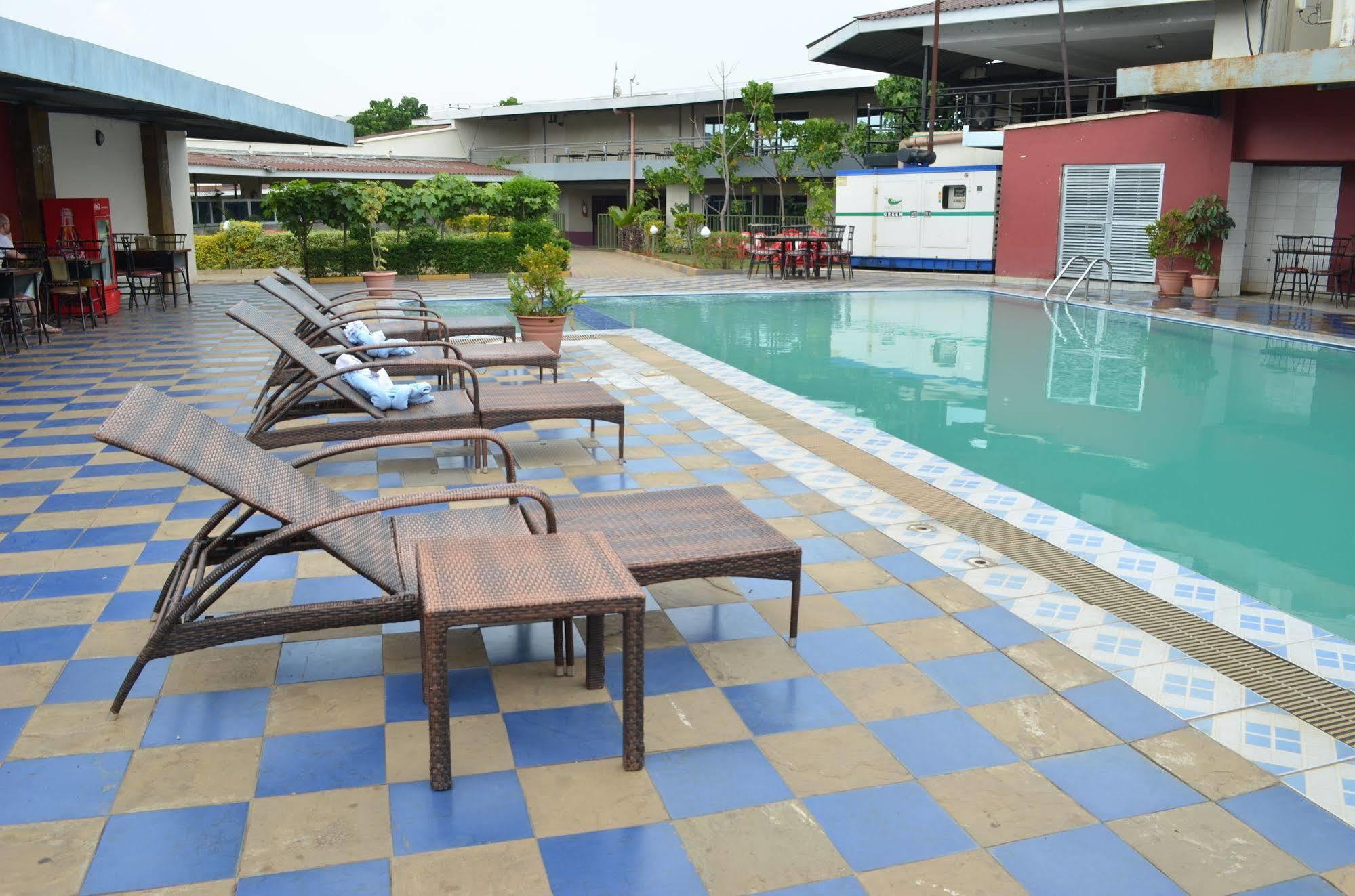 Royal City Dubai Complex Kisumu Exterior photo