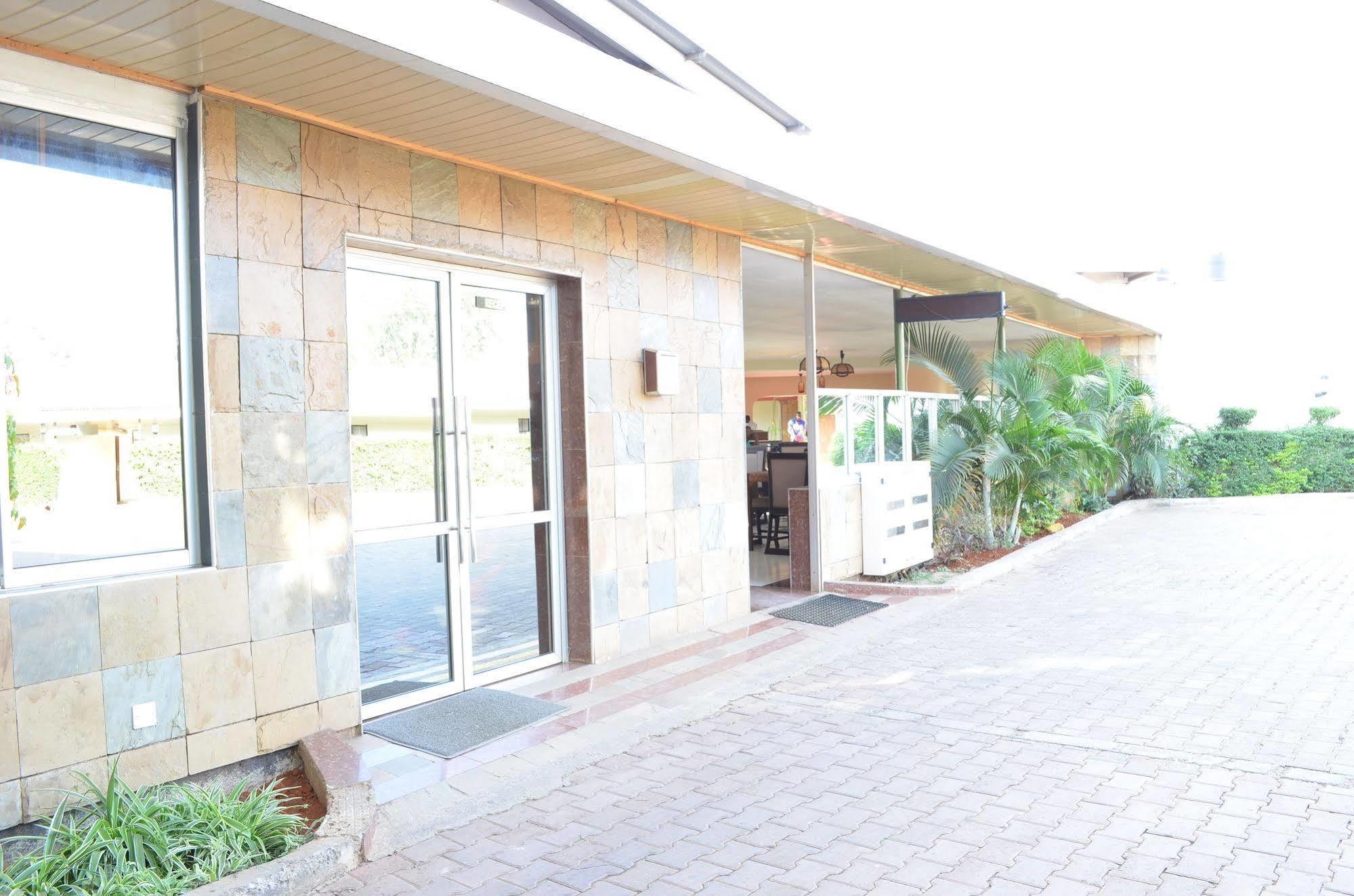 Royal City Dubai Complex Kisumu Exterior photo