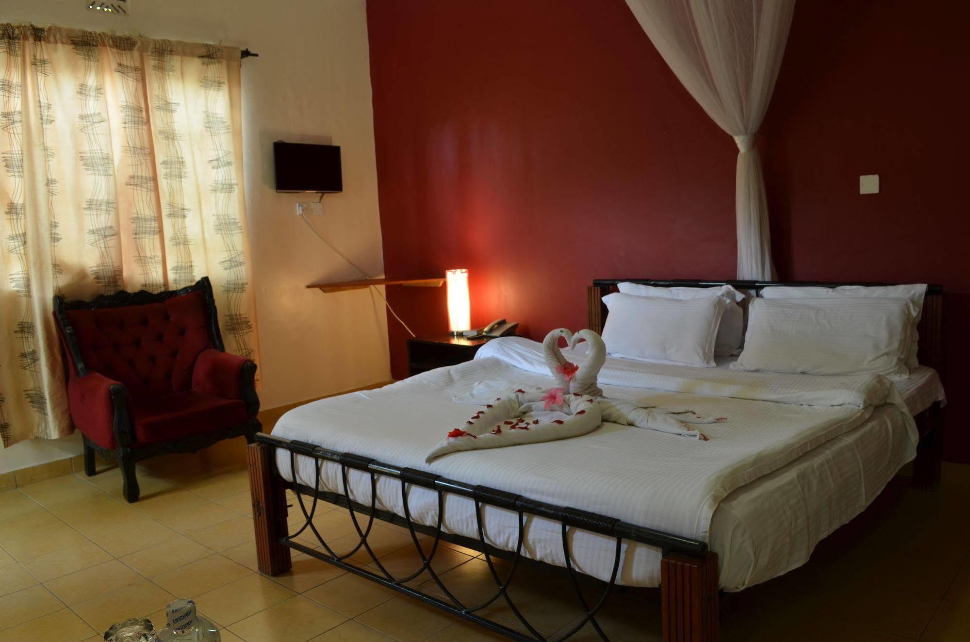 Royal City Dubai Complex Kisumu Exterior photo